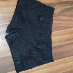 Dress up pin strip shorts